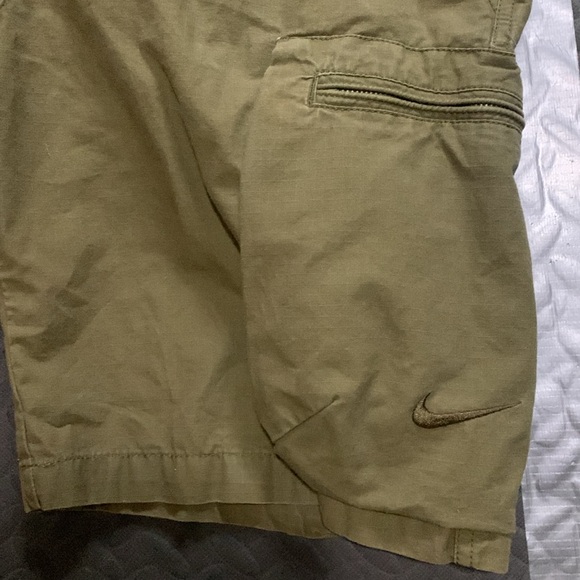 Nike Men’s woven performance cargo shorts, olive green, size 32 - Picture 4 of 6